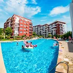 Panorama Apartment *