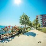 Panorama Apartment *