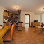 Panorama Apartment *