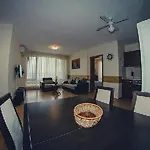 Panorama Apartment *