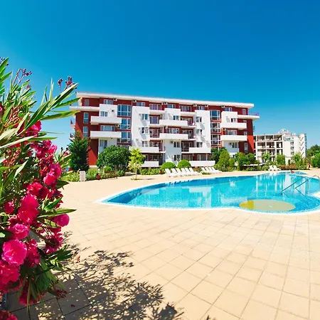 Panorama Apartment *