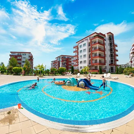 Panorama Apartment *